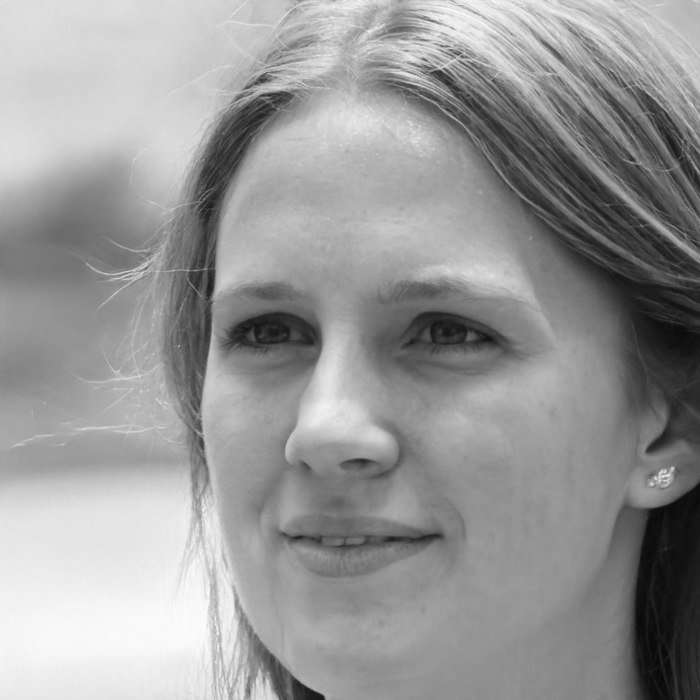 Valentina Popescu - Expert financiar